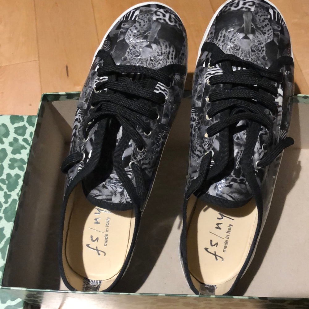 French Sole NY patten laced sneaker. Size 10